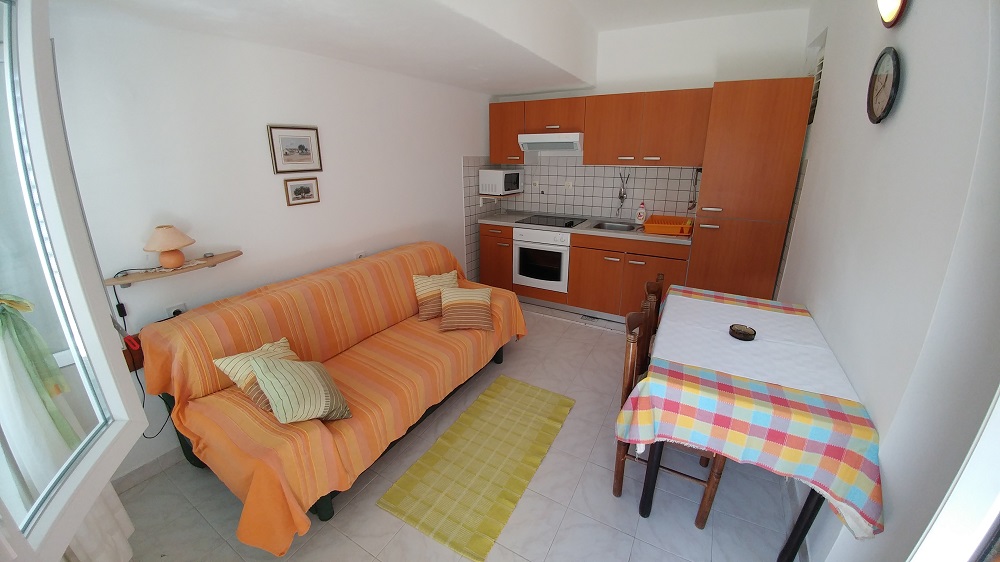 Dora Apartments Rab Apartment B2 30 + 16 m2