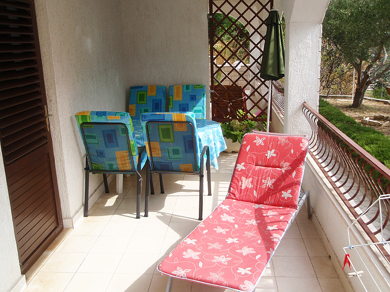 Dora Apartments Rab Apartment B2 30 + 16 m2